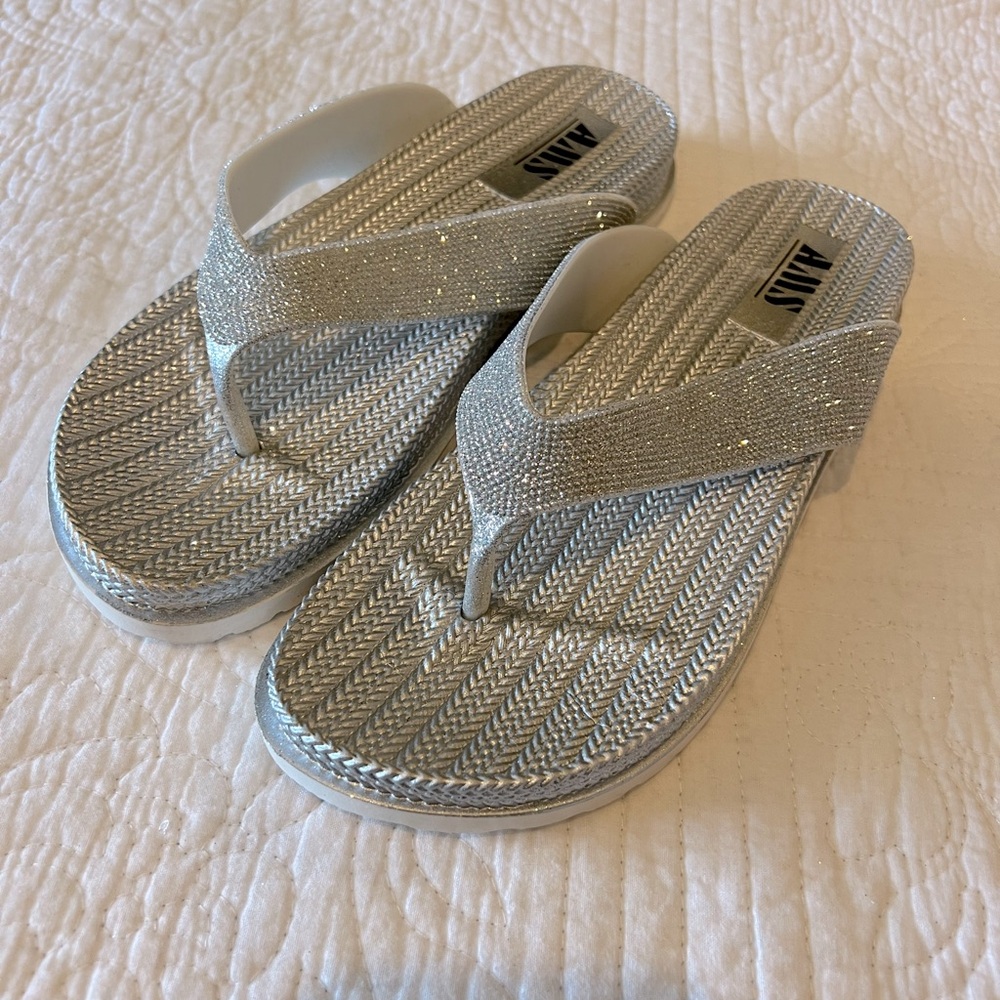 NWT Silver Cheer Sandals 8.5 - AMS brand